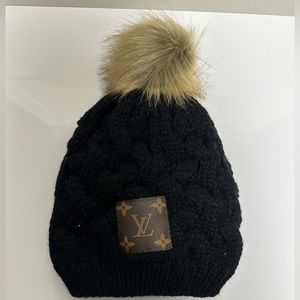 Fashion Black Beanie with Faux Fur Lining